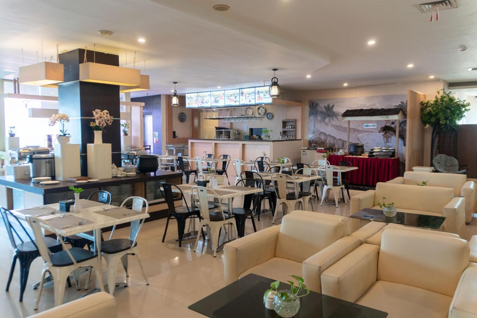 Muara Hotel And Mall Ternate Kültér fotó